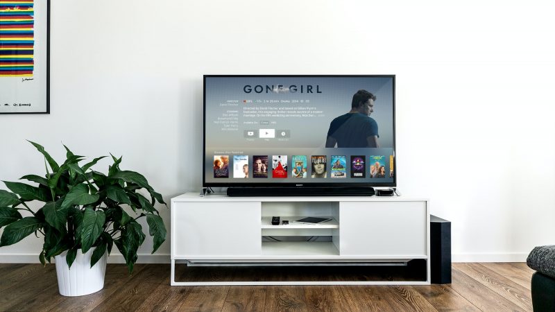 Galaxy の DeX 機能を使って大画面で映画やYouTube などの動画鑑賞