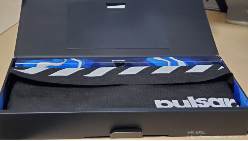 Pulsar Gaming Gears PCMK メカニカルキーボード開けてみると丁寧に梱包。
